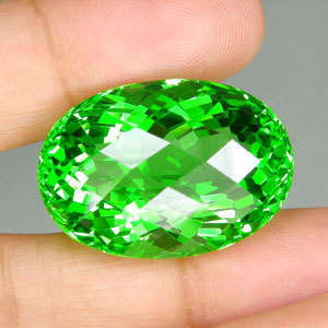 !!D'S WHOPPER LIST!! 39.25ct FULL FIRE STUNNING GREEN QUARTZ. OVAL CHECKERBOARD CUT.