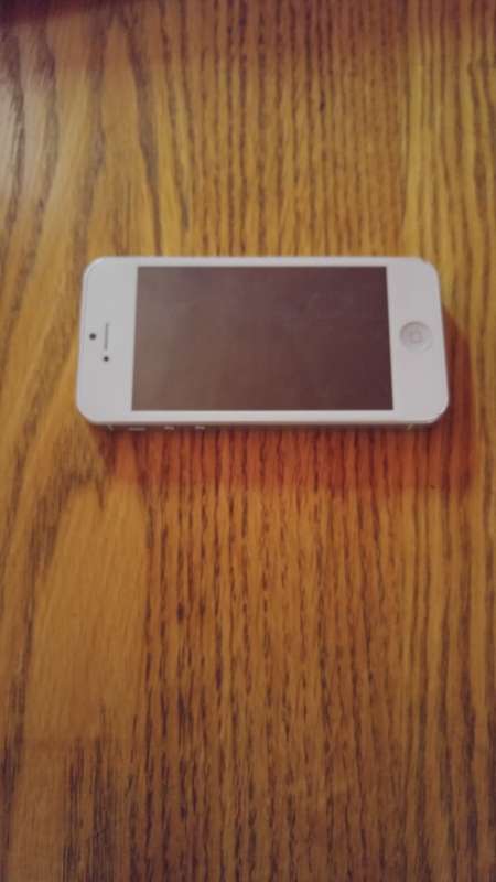 Apple Phone -v5 -16GB wifi /3G (Please read)