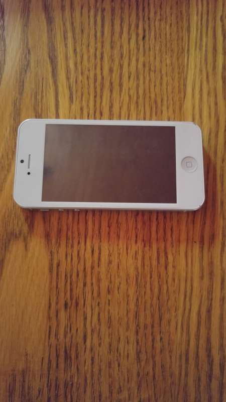 Apple Phone -v5 -16GB wifi /3G (Please read)