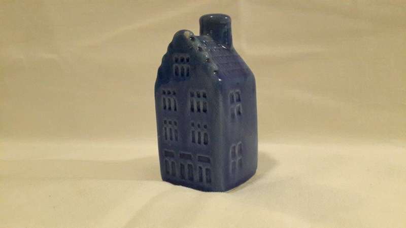 A Stunning blue building model salt celler with AWESOME detail!!!