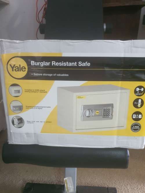 Yale safe (Brand new)