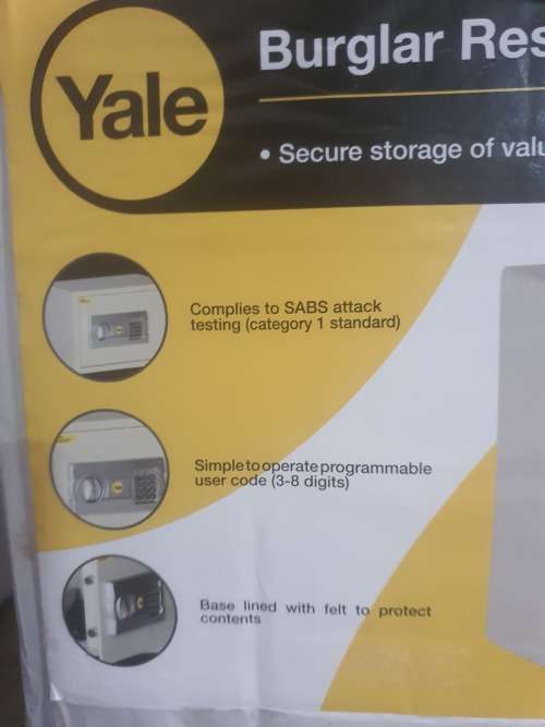 Yale safe (Brand new)