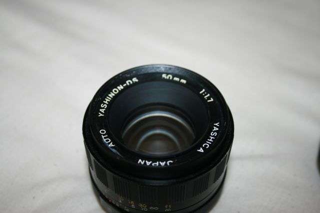 Auto Yashinon-DS (Yashica) 1:1.7/50mm Prime SLR lens - M42 Mount (use it on your Canon EOS)