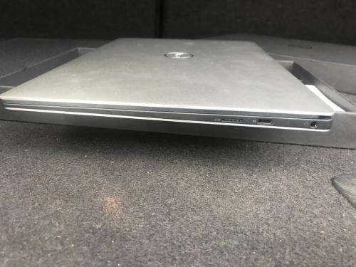 Dell 9305 i7 Laptop