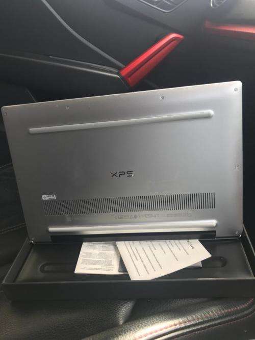 Dell 9305 i7 Laptop