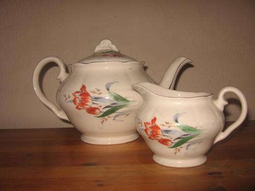 Ridgeway Tea Pot and Jug