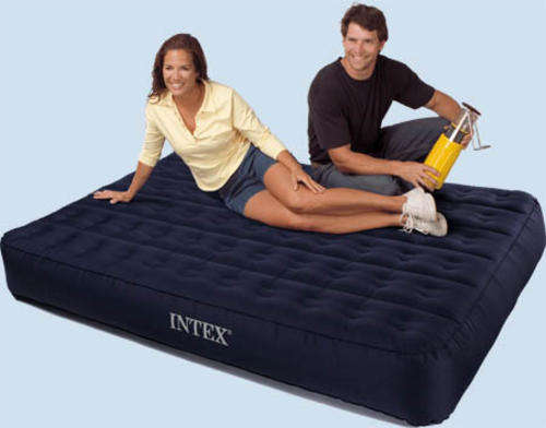 BRAND NEW IN BOX INTEX FULL SIZE QUEEN AIRBED PLUS FREE HANDPUMP