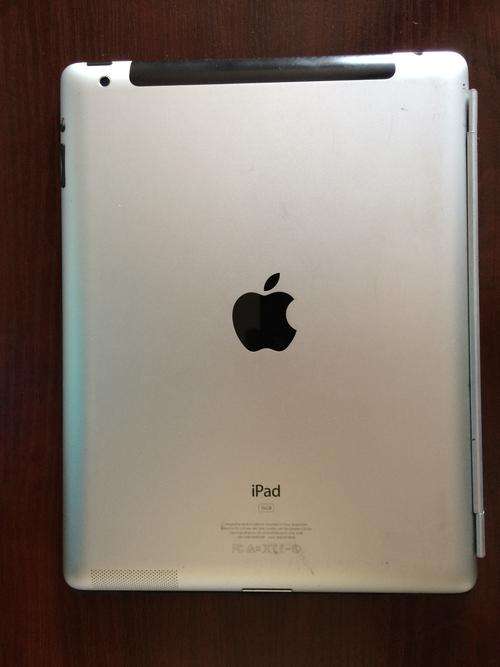 iPad 2 (WHITE) 16GB WiFi and 3G