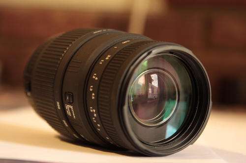 **CRAZY R1 AUCTION** Sigma 70-300 DG (Canon Mount)
