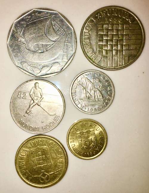 PORTUGAL SET X6,,,,50 ESCUDOS,25 ESCUDOS,10 ESCUDOS, 5 ES,2.5 ES & 1 ESCU 1982-1988(1 BID TAKES ALL)