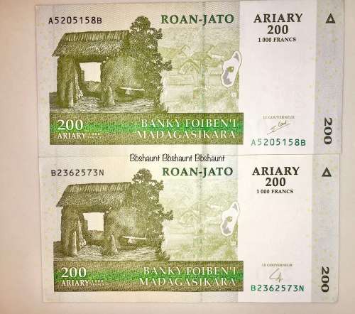 MADAGASCAR X2,,,,200 AVIARY BOTH SIGNATURES 2004
