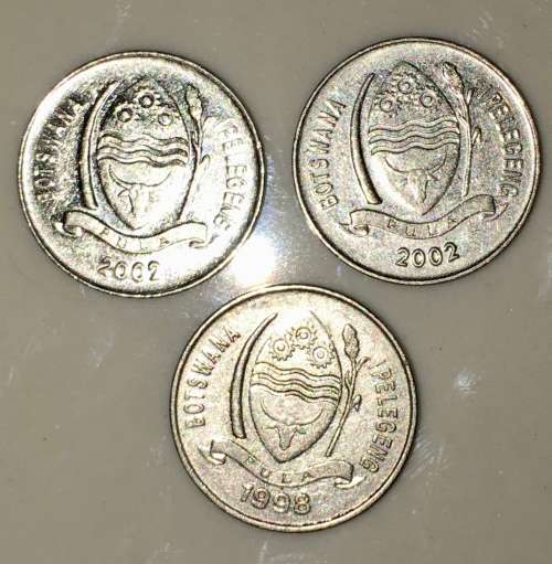 BOTSWANA 10 THEBE 2002 and 1998 (BID PER COIN)