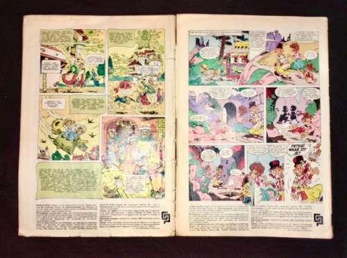 DONALD DUCK X2,, NO.3, &  NO.4,,,,1972 WITH CENTERFOLLED .. (WALT DISNEY)DUTCH COMICS AMSTERDAM