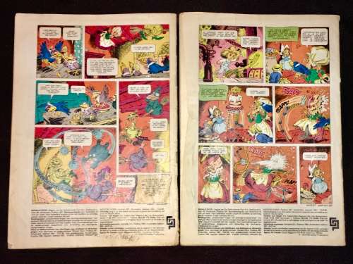 DONALD DUCK X2,, NO.1 !!! &  NO.2 !!!,,,,1972 WITH CENTERFOLLED(WALT DISNEY)DUTCH COMICS AMSTERDAM