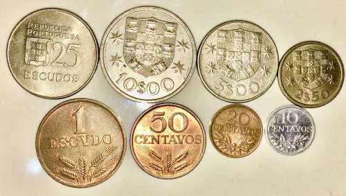 PORTUGAL SET X8,,,25 ESCUDOS ,10 ,5, 2.5 & 1 ESCUDOS 50 CENTAVOS 20 , & 10 CENTAVOS 1972-1979