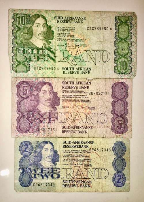 SET OF   DECIMALS & VARIOUS GOV R10, R5 R2,,, ( 1 BID TAKES ALL)