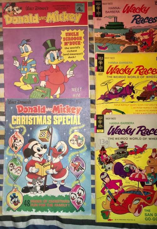 SET OF 8 COMICS SHIPPING INCLUDED