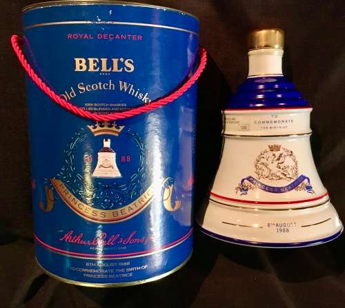 BELLS PRINCESS BEATRICE BIRTH DECANTER 8TH AUGUST 1988 FULL & SEALED , BOXED,  COLLECTIBLE