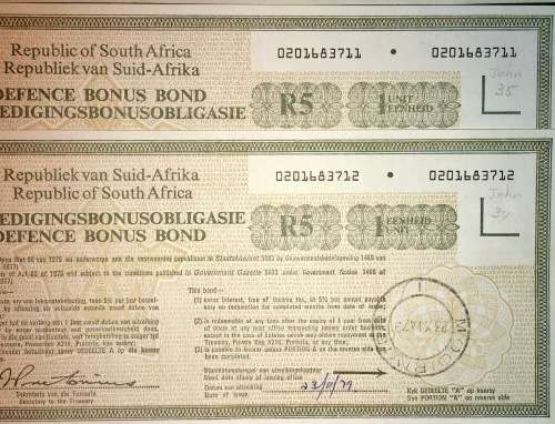 S.A DEFENCE FORCE BONUS BONDS SET WITH ORIGANAL HOLDER R10 X 3 & 5 X R5 FROM 1978-1982(1 BID TAKE AL