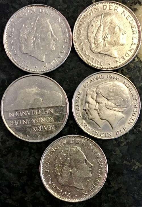 NETHERLANDS SET 2-1/2 GULDEN 1969 X 2.1971,1980, 1986(1 BID TAKES ALL)