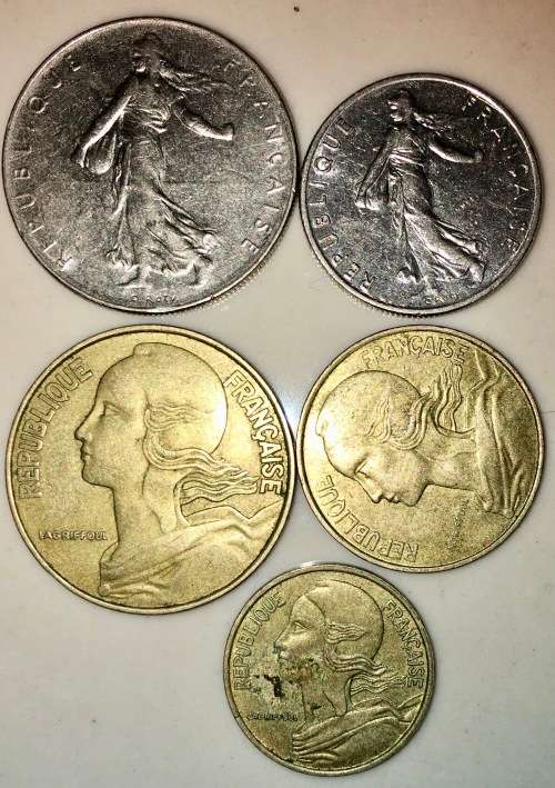 FRANCE SET 1 FRANC ,1/2 FRANC , 20 CENTIMES 1977, 10 CENTI 1978 & 5 CENTI 1975(1 BID TAKES ALL)