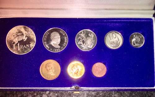 R S A  1982 SHORT PROOF SET WITH SILVER R1..