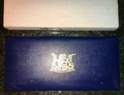 R S A  1982 SHORT PROOF SET WITH SILVER R1..
