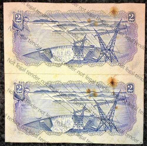 TW DE JONGH R2 IN SEQUENCE D80/861371-372 AUNC(PAPER CLIP MARK) 2ND ISSUE 1974(1BID TAKES ALL)