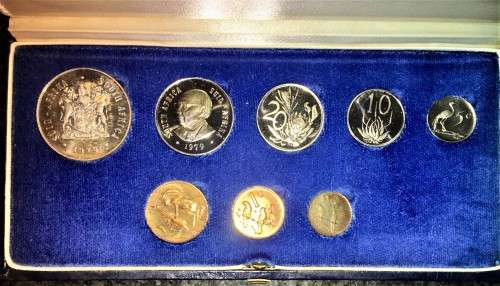 S A MINT PROOF SET 1979 WITH SILVER R1 TO 1/2 CENT IN BLUE S A MINT BOX