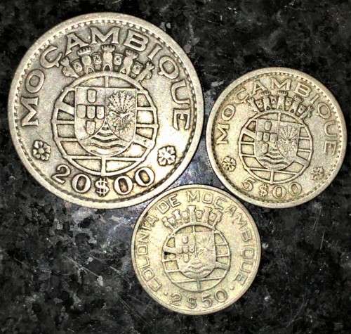 MOZAMBIQUE/PORTUGAL SILVER SET 20 ESCUDOS 1955, 5 ESCUDOS 1960 & 2 1/2 ESCUDOS 1950 -- SILVER .720