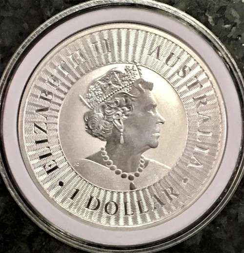 AUSTRALIA SILVER 1 DOLLAR 1OZ PURE SILVER .999 KANGAROO 2019 BU COMES WITH CAPSULE