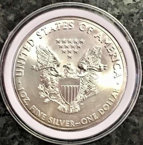 U S A SILVER 1 DOLLAR 1OZ PURE SILVER .999 WALKING LIBERTY 2011 BRILLIANT UNC COMES WITH CAPSULE