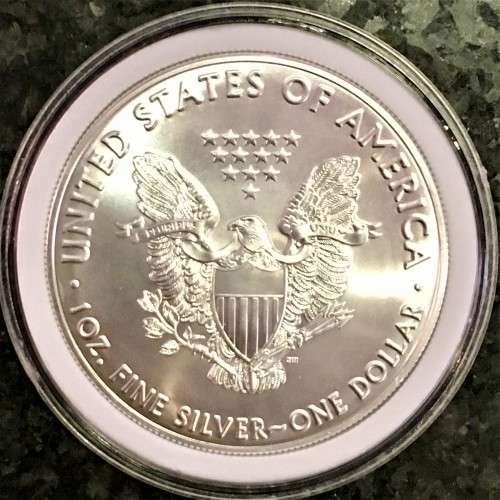 U S A SILVER 1 DOLLAR 1OZ PURE SILVER .999 WALKING LIBERTY 2018 BRILLIANT UNC COMES WITH CAPSULE
