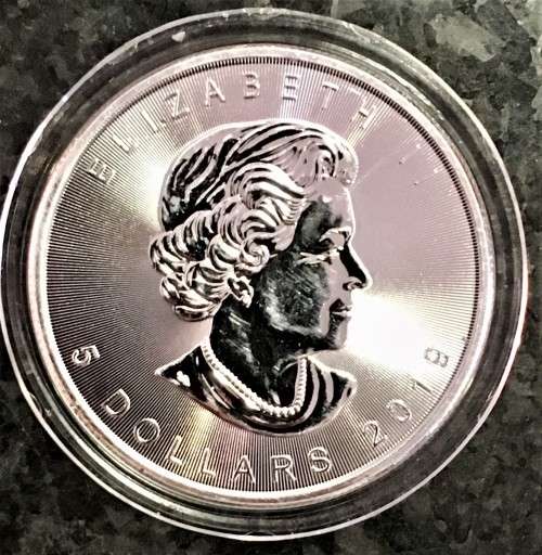 CANADA SILVER 5 DOLLAR 1OZ PURE SILVER .999 --MAPLE LEAF-- 2019 BRILLIANT UNC  COMES WITH CAPSULE