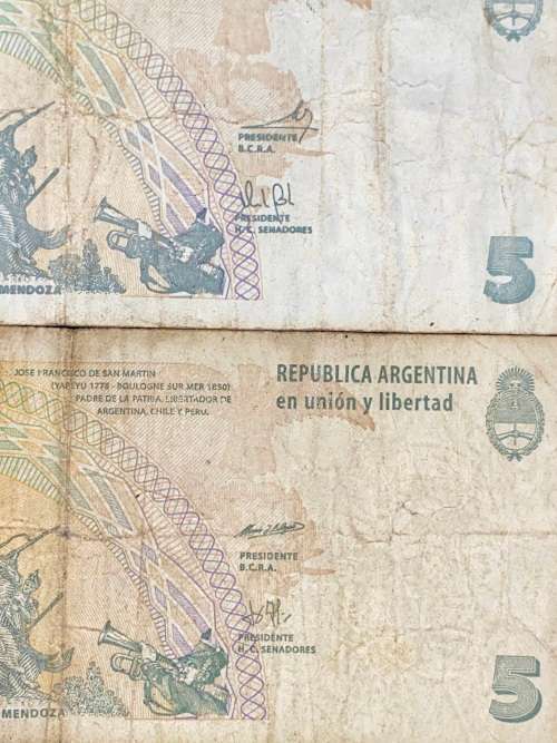 ARGENTINA 5 PESO TWO DIFFERENT SIGNATURE`S  ND  (1 BID TAKES ALL)