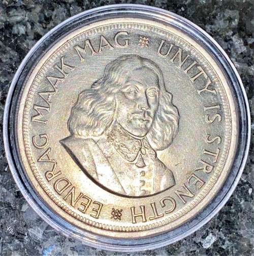 R S A SILVER 50 CENT 1964 --  VERY GOOD GOOD CONDITION SILVER CROWN SIZE IN CAPSULE