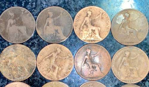GREAT BRITAIN SET 1 PENNY`S 1900,02,03,07,2X1913, 16,17, 2X1919, 27,35,38,40 & 1945(1 BID TAKES ALL)