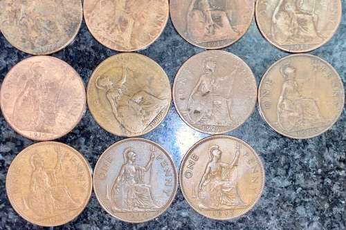 GREAT BRITAIN SET 1 PENNY`S 1900,02,03,07,2X1913, 16,17, 2X1919, 27,35,38,40 & 1945(1 BID TAKES ALL)