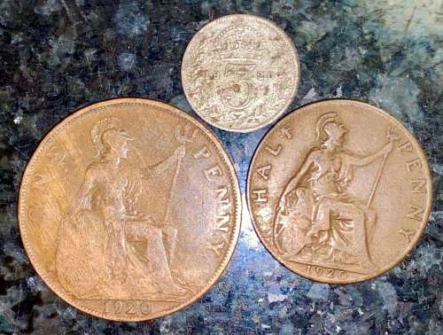 GREAT BRITAIN SET SILVER 3D THREEPENCE, 1 PENNY & 1/2 PENNY 1920 (1 BID TAKES ALL)