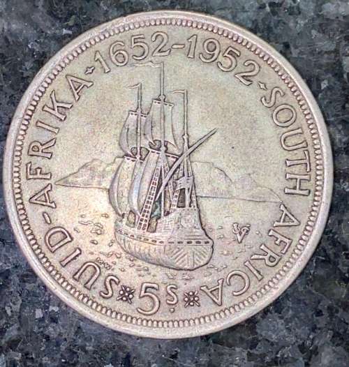 S A UNION SILVER 5 SHILLING 1952 -- SILVER CROWN