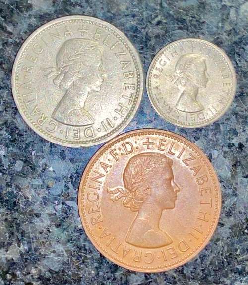 GREAT BRITAIN SET 1967 2 SHILLING, SIXPENCE & 1 PENNY ( 1 BID TAKES ALL)