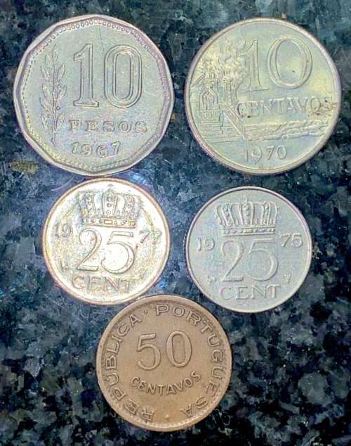 SET OF VARIOUS COINS ARGENTINA, BRASIL & MOZAMBIQUE (1 BID TAKES ALL)
