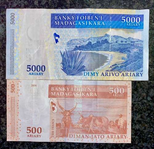 MADAGASCAR SET 5000 AVIARY/FRANC & 500 FRANCS 2004(1 BID TAKES ALL)