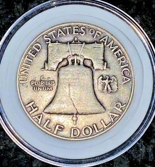 U S A -SILVER FRANKLIN HALF DOLLAR 1958 LIBERTY BELL DENVER MINT GOOD CONDITION IN CAPSULE SILVER90%