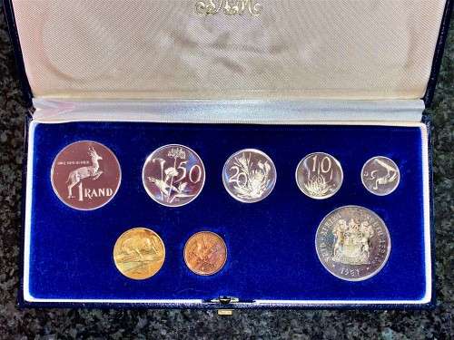 SA MINT PROOF SET 1987 SILVER R1 WITH NICE TONING TO 1 CENT WITH EXTRA R1 BLUE S A MINT BOX