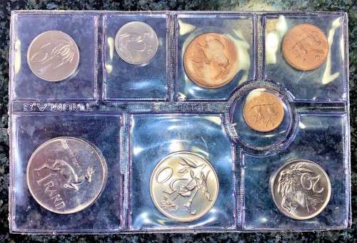 S A MINT UNCIRCULATED SET 1977 -- R1 TO 1/2 CENT - SEALED FROM SA MINT