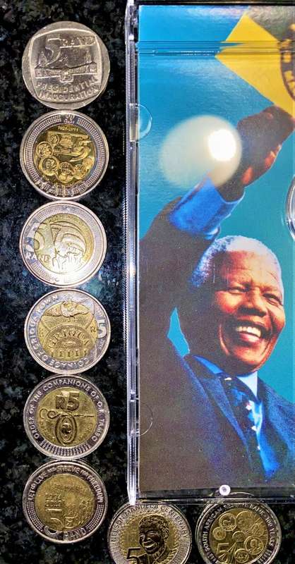COMPLETE SET OF COMMEMORATIVE R5 --1994 TO 2021-- MANDELA 2000 PL - 2008 GRADED MS64 - 2011 UNC