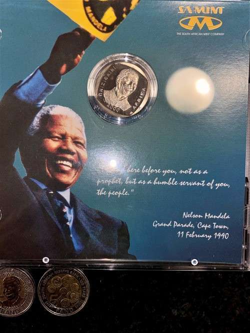 COMPLETE SET OF COMMEMORATIVE R5 --1994 TO 2021-- MANDELA 2000 PL - 2008 GRADED MS64 - 2011 UNC