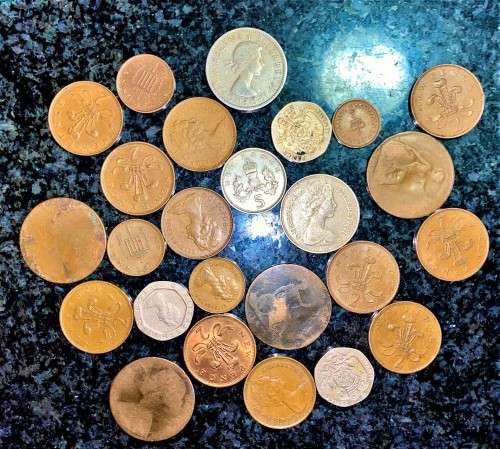 GREAT BRITIAN LOT OF VARIOUS COINS & DATES ( 1 BID TAKES ALL 25 COINS)