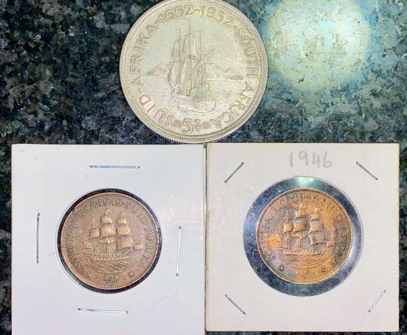 S A UNION SET SILVER 5 SHILLINGS 1952 SILVER CROWN & 1946 + 1949 1/2 PENNY(1 BID TAKES ALL)